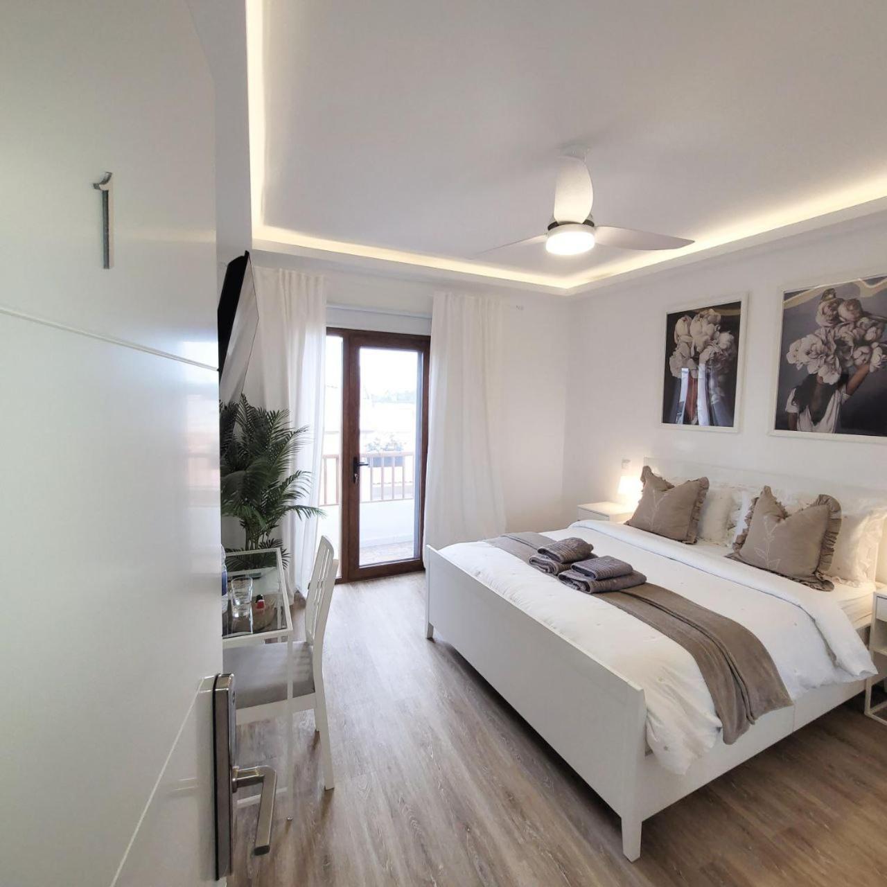 Vv Condevega Hotel Telde Bagian luar foto